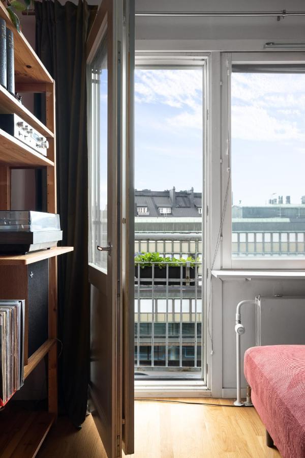 Wehost Spacious Traveller'S Hq Above Metro @Vilhonvuorenkuja 16 Apartment เฮลซิงกิ ภายนอก รูปภาพ