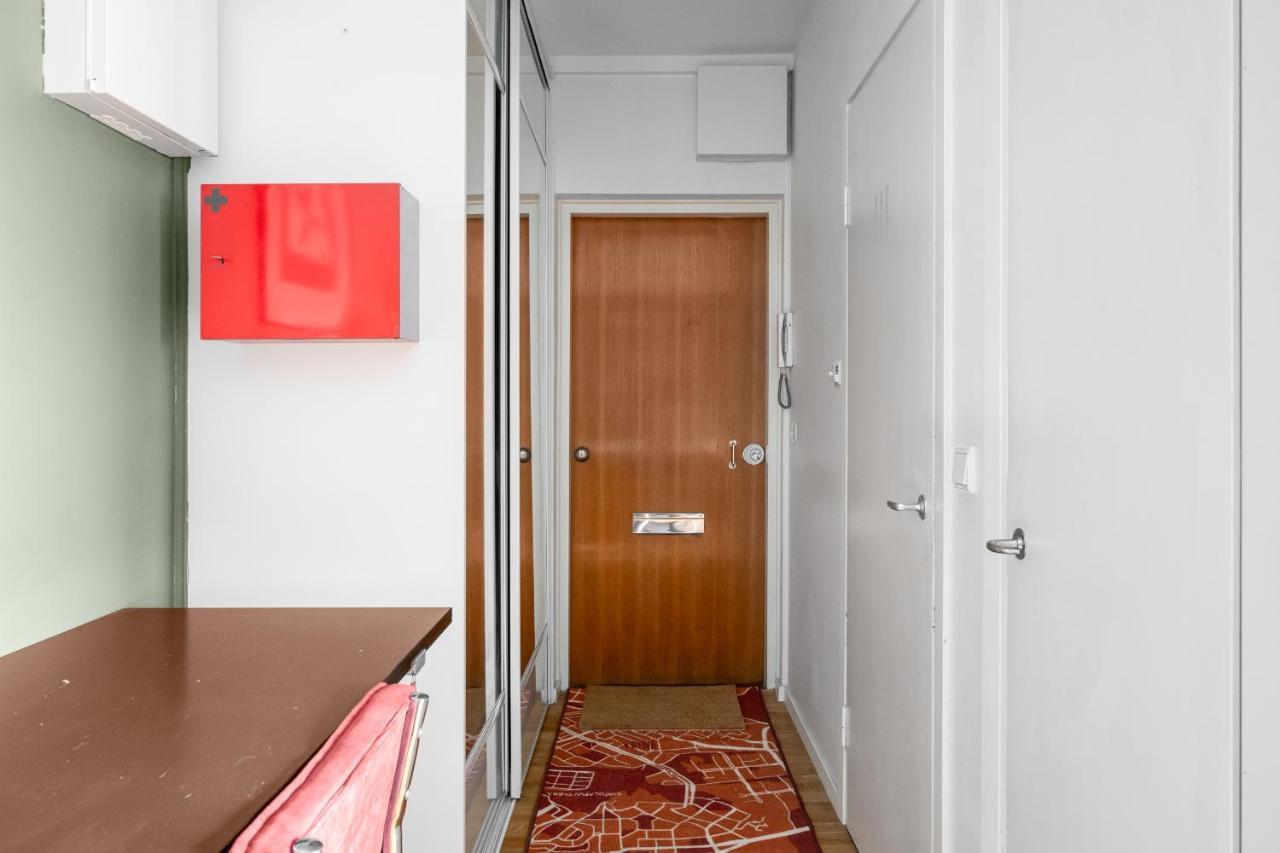 Wehost Spacious Traveller'S Hq Above Metro @Vilhonvuorenkuja 16 Apartment เฮลซิงกิ ภายนอก รูปภาพ